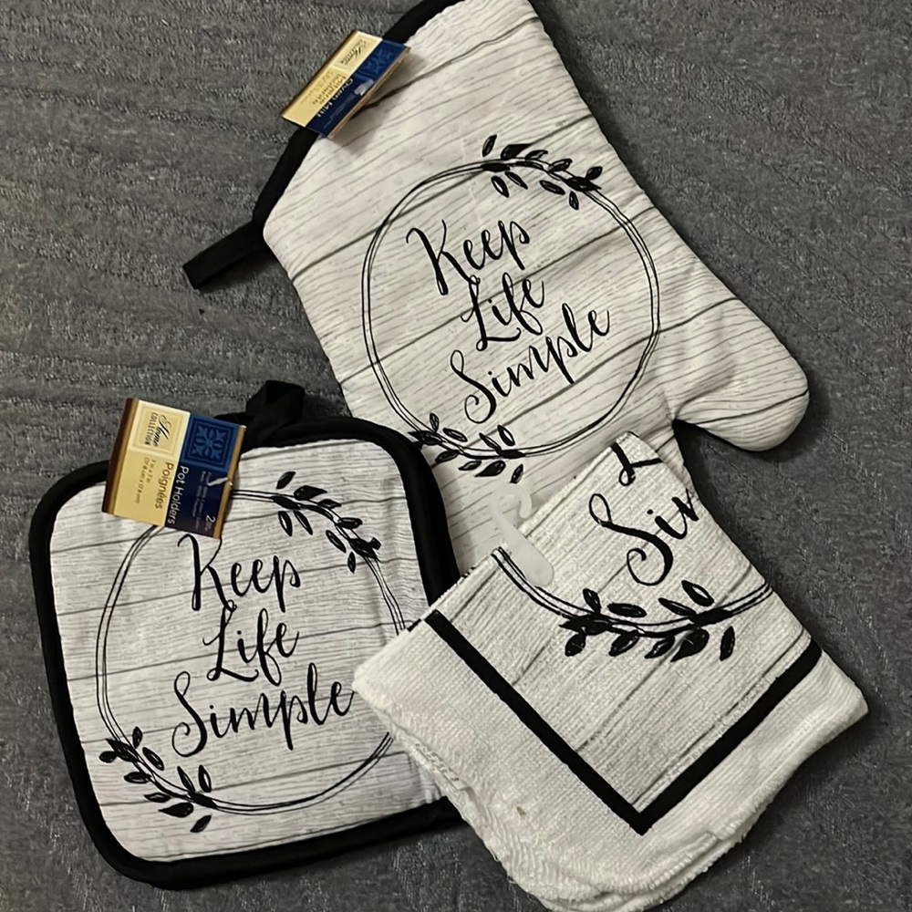 Keep Life Simple kitchen piece set